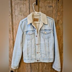 Levi Strauss Sherpa lined denim jacket